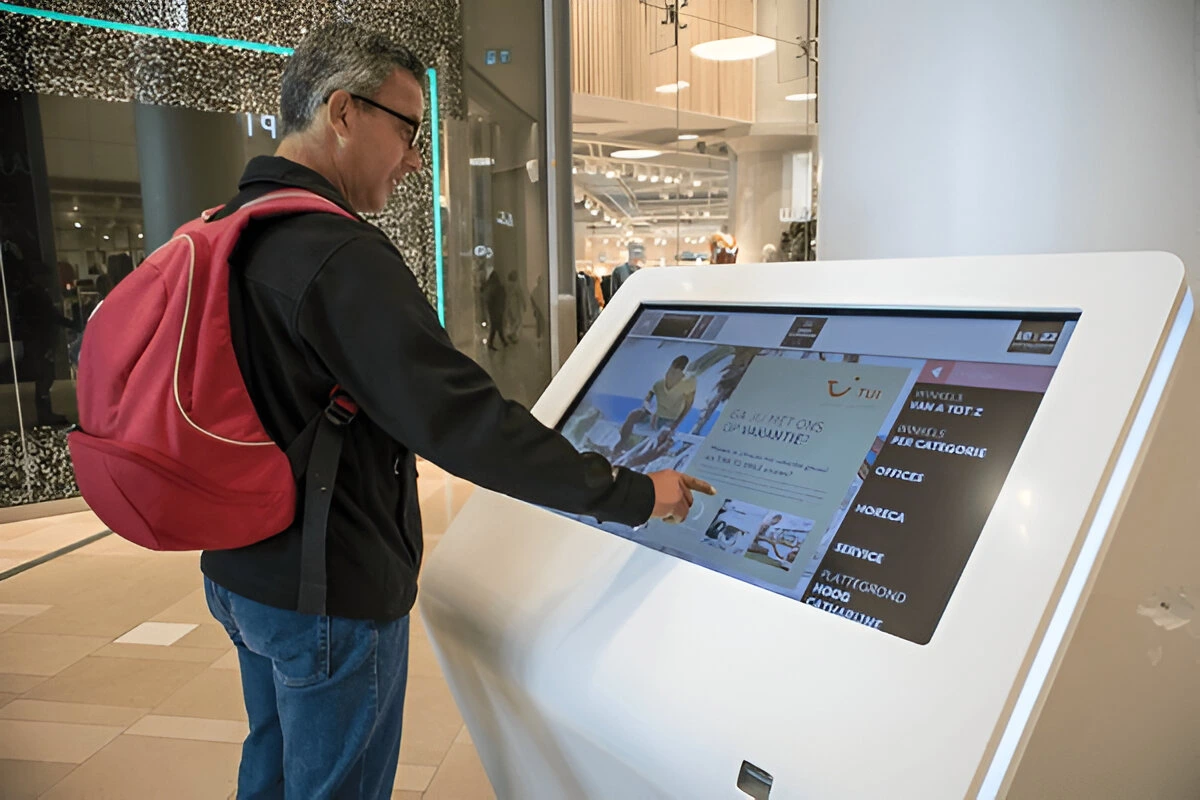 Digital Signage at Storefront